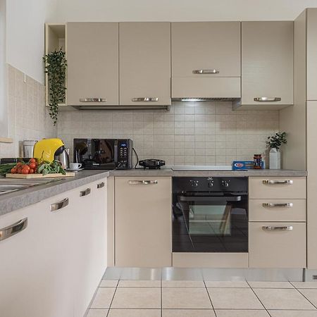 Hygge Family Apartment - One Step Away From The Lake!!! Sirmione Exterior foto
