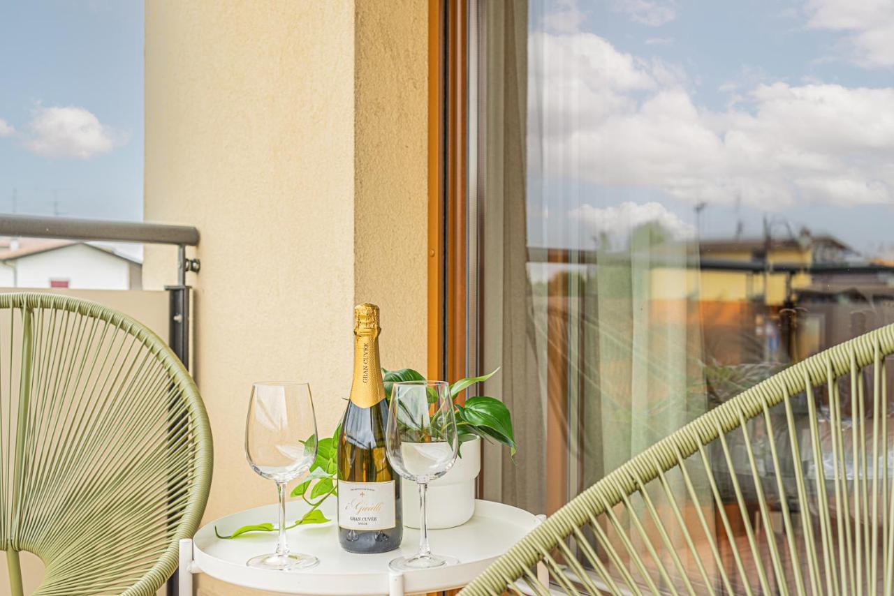 Hygge Family Apartment - One Step Away From The Lake!!! Sirmione Exterior foto