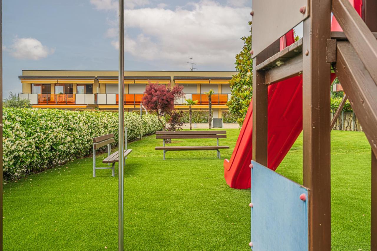 Hygge Family Apartment - One Step Away From The Lake!!! Sirmione Exterior foto